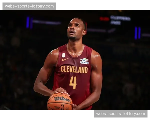 聚焦“篮板后卫”:莫布利如何以中锋身份引领骑士的转换发起 聚焦“篮板后卫”:莫布利如何以中锋身份引领骑士的转换发起